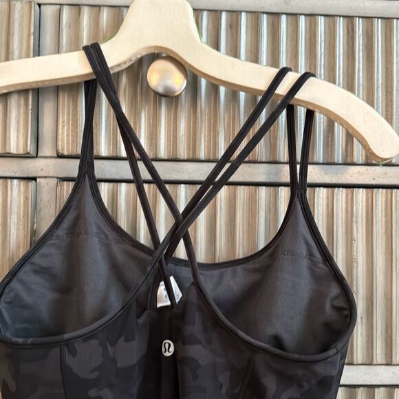 Lululemon Free To Be Tank Incognito Camo Multi Grey size 8 - Picture 9 of 10
